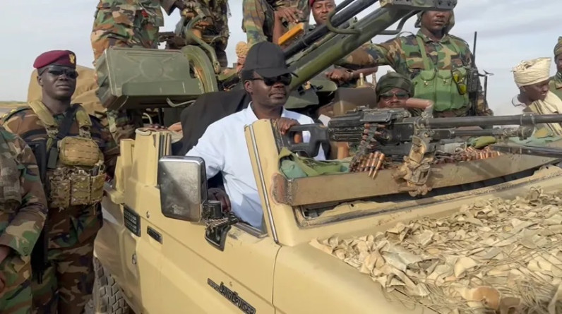 السودان: حاكم دارفور يحرك قواته إلى الخرطوم لدعم الجيش